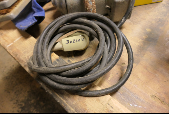 Ponceuse à bande Scheer - Metallbearbeitungsmaschine: das Bild 4 Ponceuse à bande Scheer - Metallbearbeitungsmaschine: das Bild 4