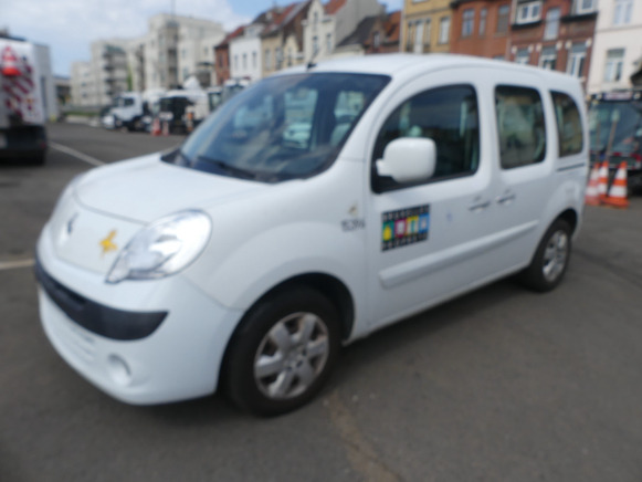 REF:15396 - Voiture Renault Kangoo 1.5 D (2011-85.809 km) - SUV/ Geländewagen: das Bild 1 REF:15396 - Voiture Renault Kangoo 1.5 D (2011-85.809 km) - SUV/ Geländewagen: das Bild 1