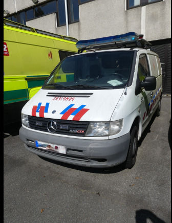 REF:B3 - Camionnette Mercedes-Benz vito 108 cdi (2003-117.485 km) - Kastenwagen: das Bild 1 REF:B3 - Camionnette Mercedes-Benz vito 108 cdi (2003-117.485 km) - Kastenwagen: das Bild 1