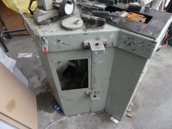 Sertisseuse pneumatique Eisele PRESSTA - Metallbearbeitungsmaschine: das Bild 5 Sertisseuse pneumatique Eisele PRESSTA - Metallbearbeitungsmaschine: das Bild 5