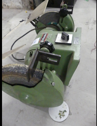 Touret à meuler double tété Métabo DS 7226D, Table de travail pliante Black&Decker (9714-040) - Metallbearbeitungsmaschine: das Bild 4 Touret à meuler double tété Métabo DS 7226D, Table de travail pliante Black&Decker (9714-040) - Metallbearbeitungsmaschine: das Bild 4