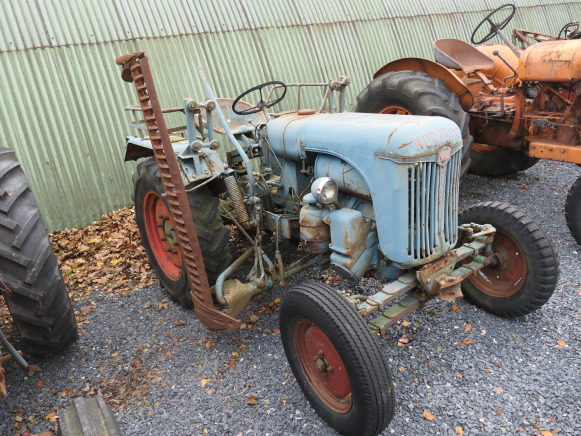 Tracteur agricole + barre faucheuse latérale Normag Kornett II (VIN:19010271952) - Traktor: das Bild 2 Tracteur agricole + barre faucheuse latérale Normag Kornett II (VIN:19010271952) - Traktor: das Bild 2