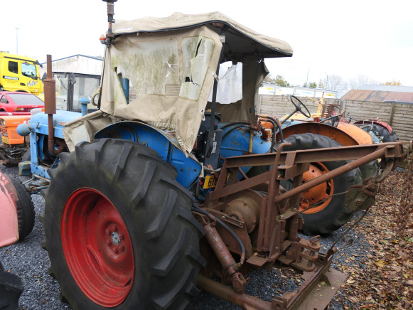 Tracteur agricole + treuil Ford Super Major - Traktor: das Bild 4 Tracteur agricole + treuil Ford Super Major - Traktor: das Bild 4