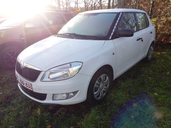 Voiture Skoda Fabia (2011-142449km-VIN:TMBEN65J1B3190467) - PKW: das Bild 2 Voiture Skoda Fabia (2011-142449km-VIN:TMBEN65J1B3190467) - PKW: das Bild 2