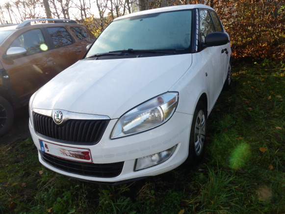 Voiture Skoda Fabia (2011-142449km-VIN:TMBEN65J1B3190467) - PKW: das Bild 3 Voiture Skoda Fabia (2011-142449km-VIN:TMBEN65J1B3190467) - PKW: das Bild 3