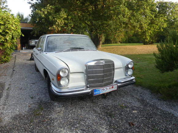 Voiture ancêtre Mercedes-Benz 280S (1972-72.399 km)( Vin: 10801610091315) - PKW: das Bild 2 Voiture ancêtre Mercedes-Benz 280S (1972-72.399 km)( Vin: 10801610091315) - PKW: das Bild 2