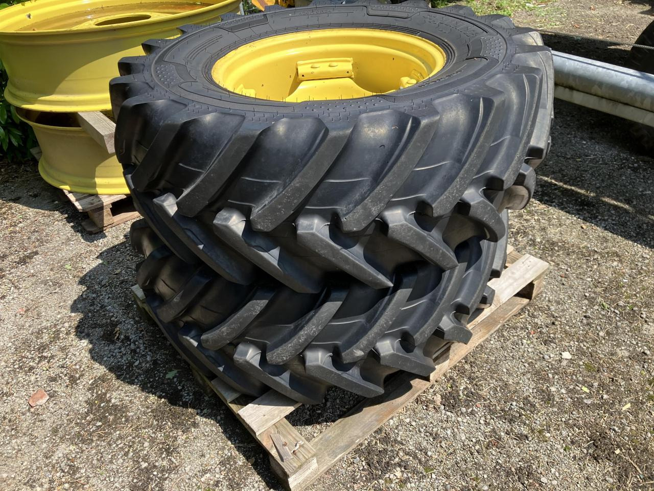 Alliance 420/70-24 - Reifen für Landmaschine: das Bild 1 Alliance 420/70-24 - Reifen für Landmaschine: das Bild 1