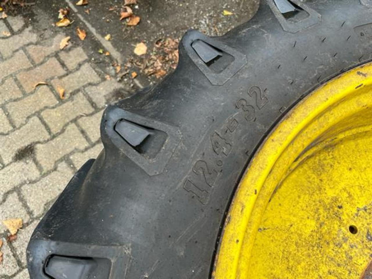 BKT 12.4-32 - Reifen für Landmaschine: das Bild 3 BKT 12.4-32 - Reifen für Landmaschine: das Bild 3