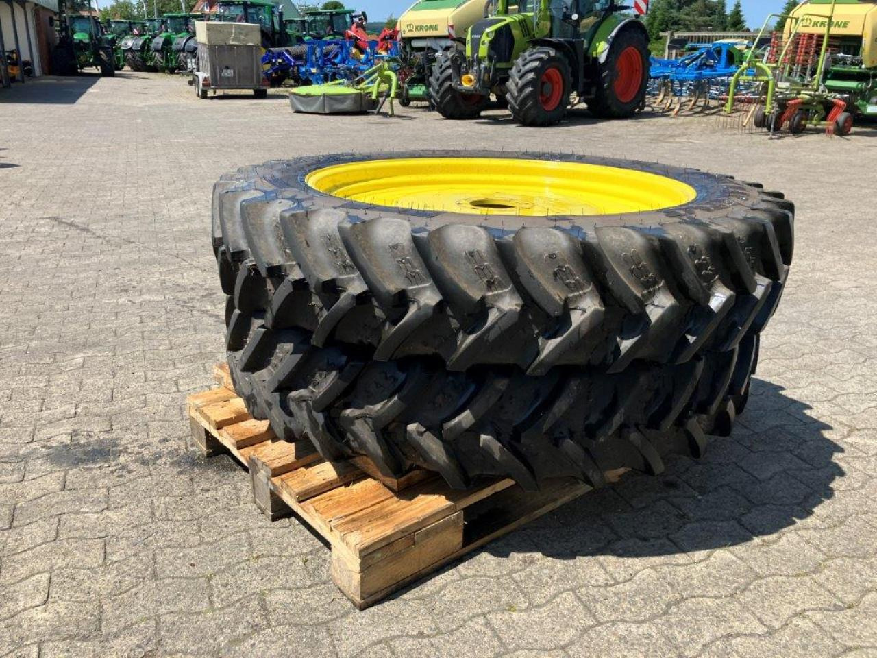 BKT 320/90R42 - Reifen für Landmaschine: das Bild 2 BKT 320/90R42 - Reifen für Landmaschine: das Bild 2