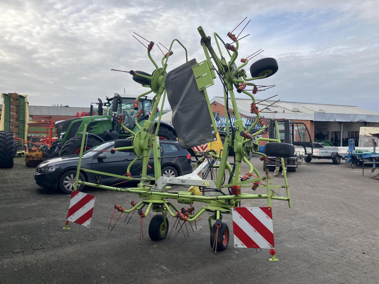 CLAAS Volto 64 - Heuwender/ Wenderechen: das Bild 3 CLAAS Volto 64 - Heuwender/ Wenderechen: das Bild 3