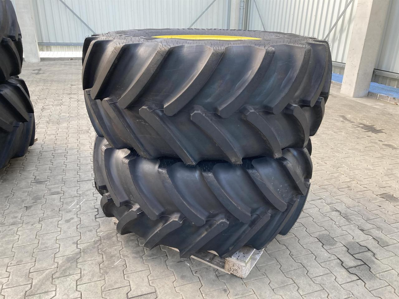 Continental 600/70R30 - Reifen für Landmaschine: das Bild 1 Continental 600/70R30 - Reifen für Landmaschine: das Bild 1