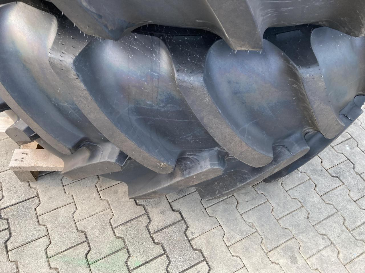 Continental 710/70R42 - Reifen für Landmaschine: das Bild 2 Continental 710/70R42 - Reifen für Landmaschine: das Bild 2