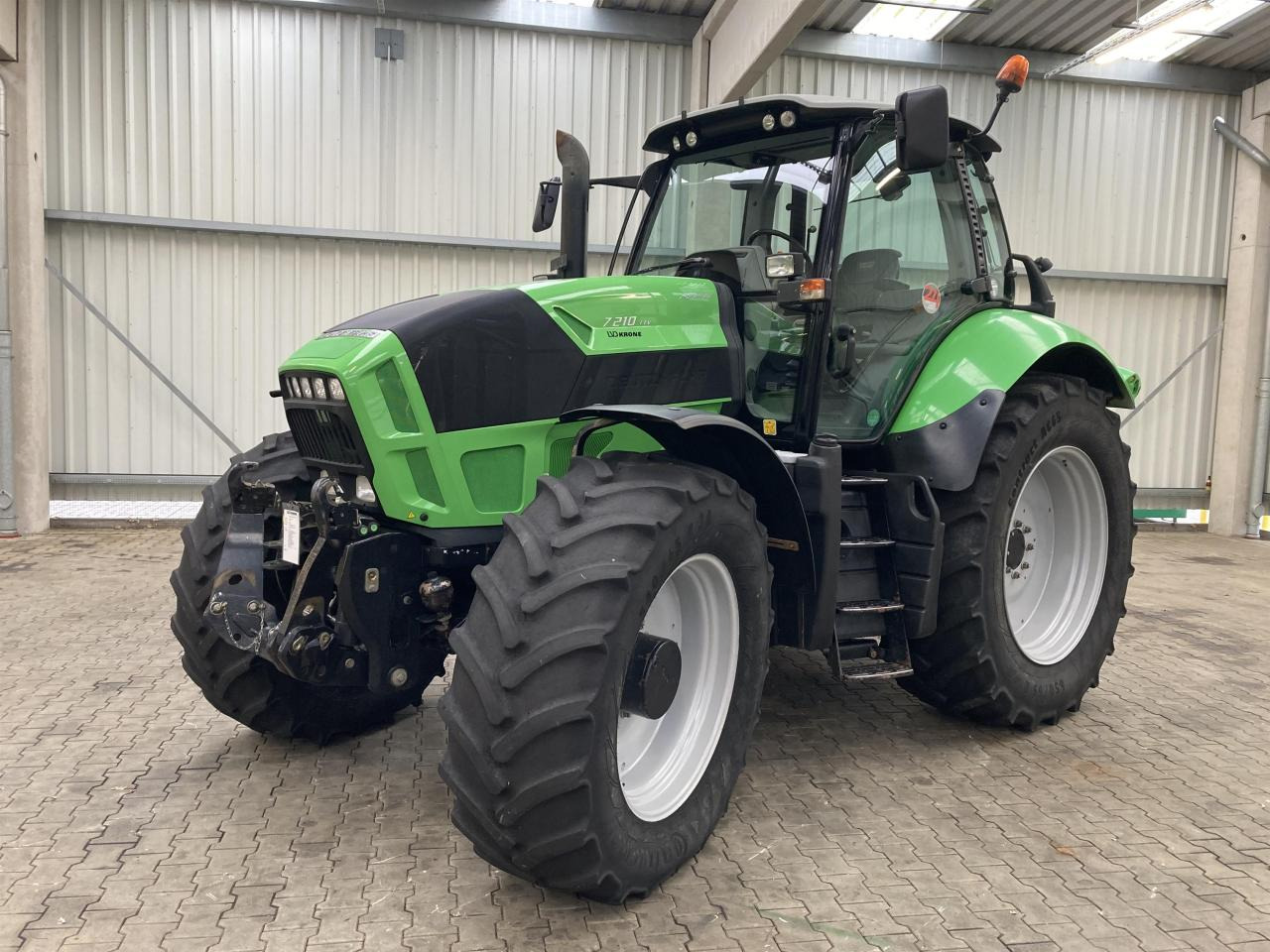 Deutz-Fahr 7210 TTV - Traktor: das Bild 1 Deutz-Fahr 7210 TTV - Traktor: das Bild 1