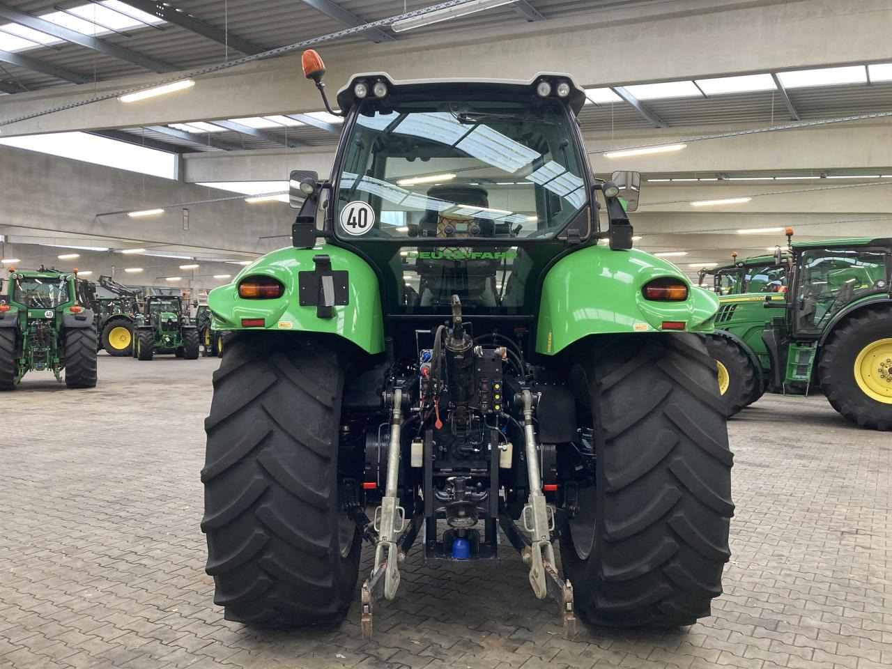 Deutz-Fahr 7210 TTV - Traktor: das Bild 4 Deutz-Fahr 7210 TTV - Traktor: das Bild 4