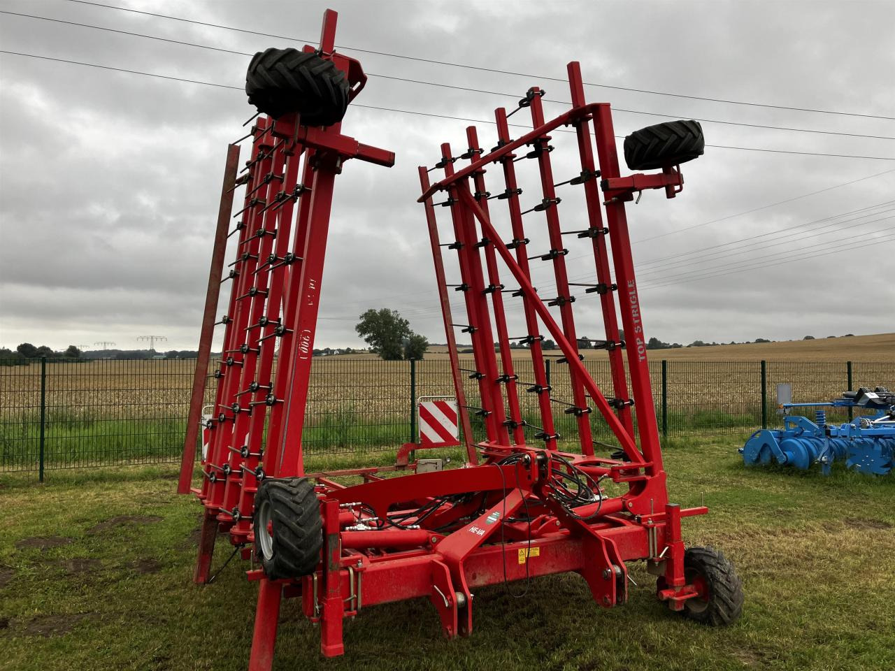 He-Va TopStriegel 9,0m - Technik für Bodenbearbeitung: das Bild 1 He-Va TopStriegel 9,0m - Technik für Bodenbearbeitung: das Bild 1