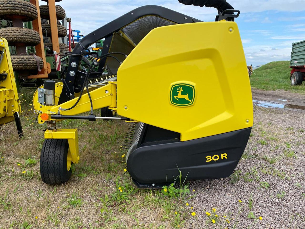 John Deere 30R - Ernteforsatz für Häcksler: das Bild 2 John Deere 30R - Ernteforsatz für Häcksler: das Bild 2