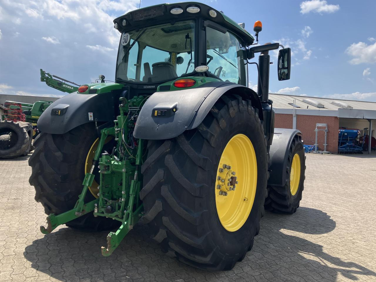 Traktor John Deere 6215R: das Bild 6