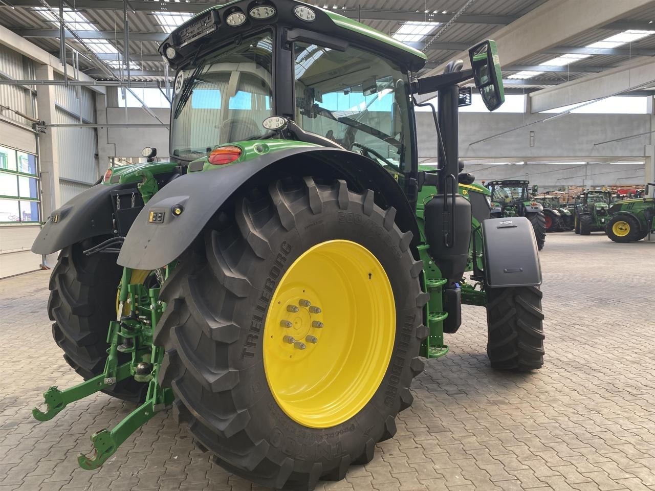 John Deere 6R 155 - Traktor: das Bild 4 John Deere 6R 155 - Traktor: das Bild 4