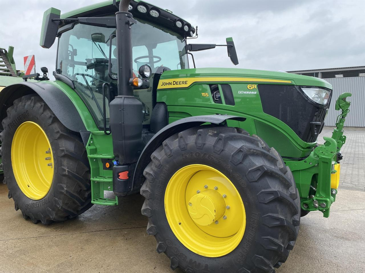 John Deere 6R 155 - Traktor: das Bild 3 John Deere 6R 155 - Traktor: das Bild 3