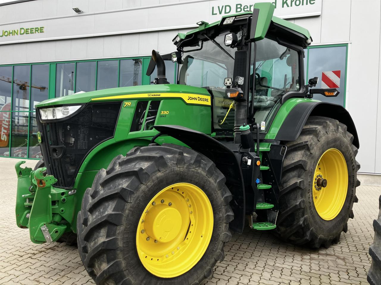 John Deere 7R 330 - Traktor: das Bild 1 John Deere 7R 330 - Traktor: das Bild 1