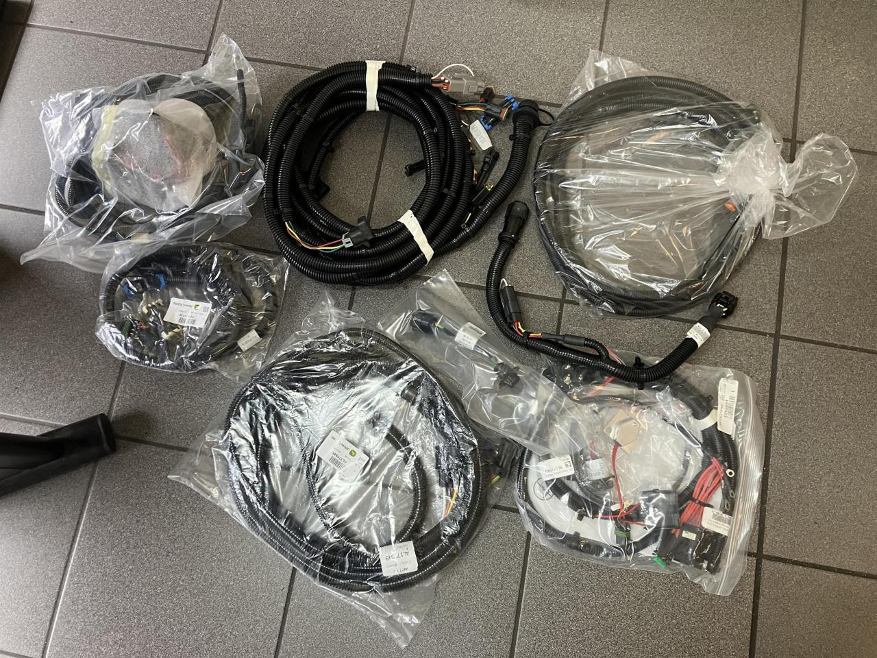 John Deere IsoBus Kabelbaum - Anhängespritze: das Bild 1 John Deere IsoBus Kabelbaum - Anhängespritze: das Bild 1