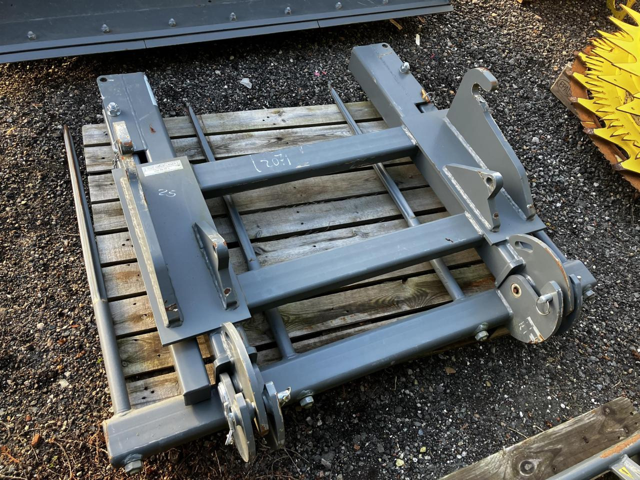 Kramer Ballenspieß klappbar EURO - Frontlader für Traktor: das Bild 2 Kramer Ballenspieß klappbar EURO - Frontlader für Traktor: das Bild 2