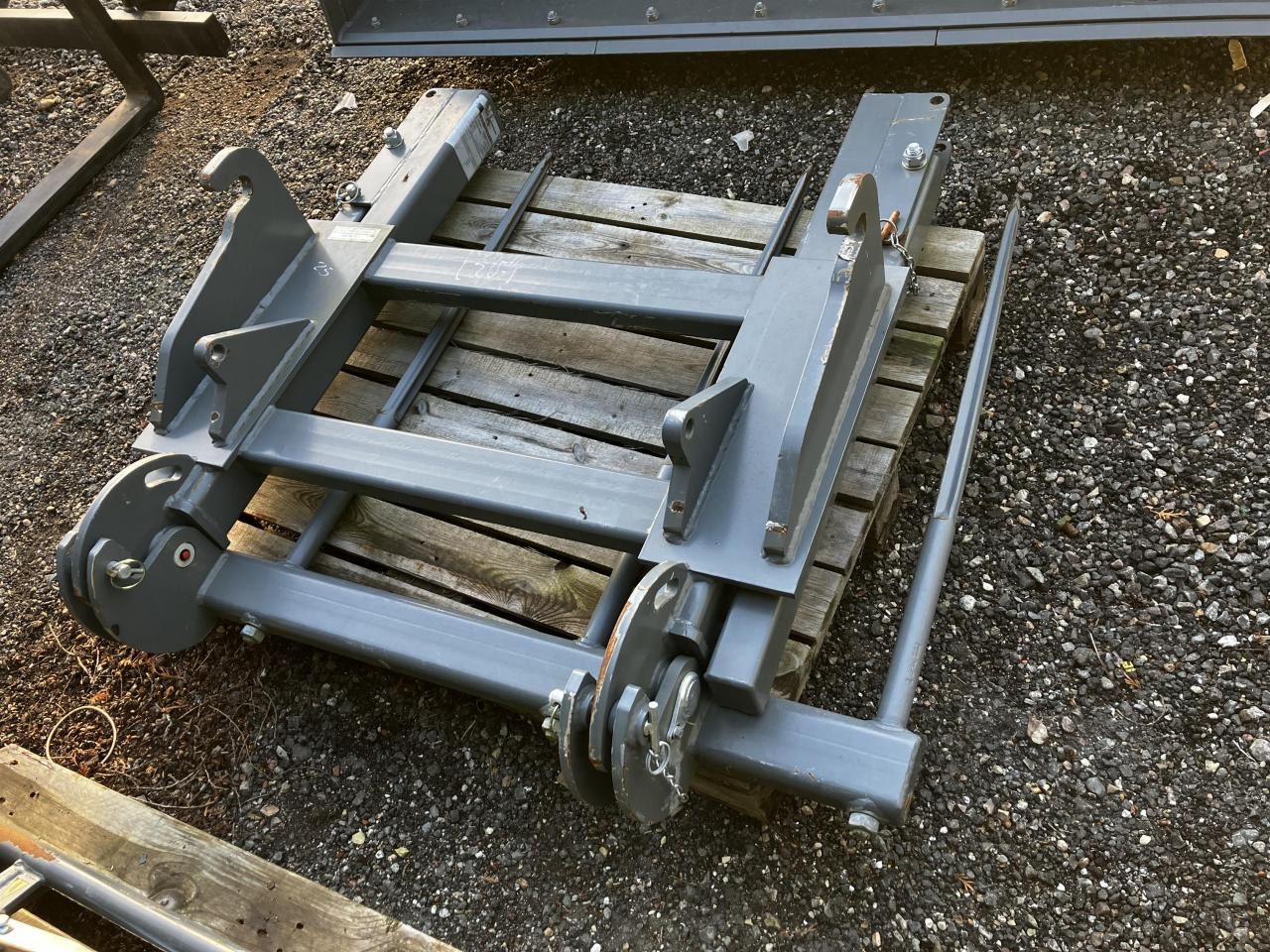 Kramer Ballenspieß klappbar EURO - Frontlader für Traktor: das Bild 3 Kramer Ballenspieß klappbar EURO - Frontlader für Traktor: das Bild 3