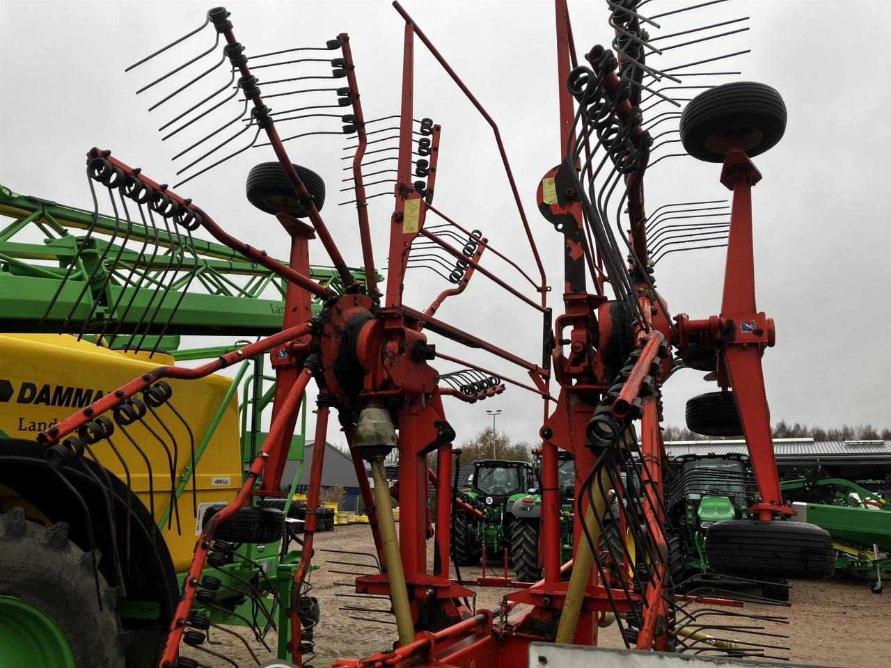 Kuhn GA 7501 - Heuwender/ Wenderechen: das Bild 3 Kuhn GA 7501 - Heuwender/ Wenderechen: das Bild 3