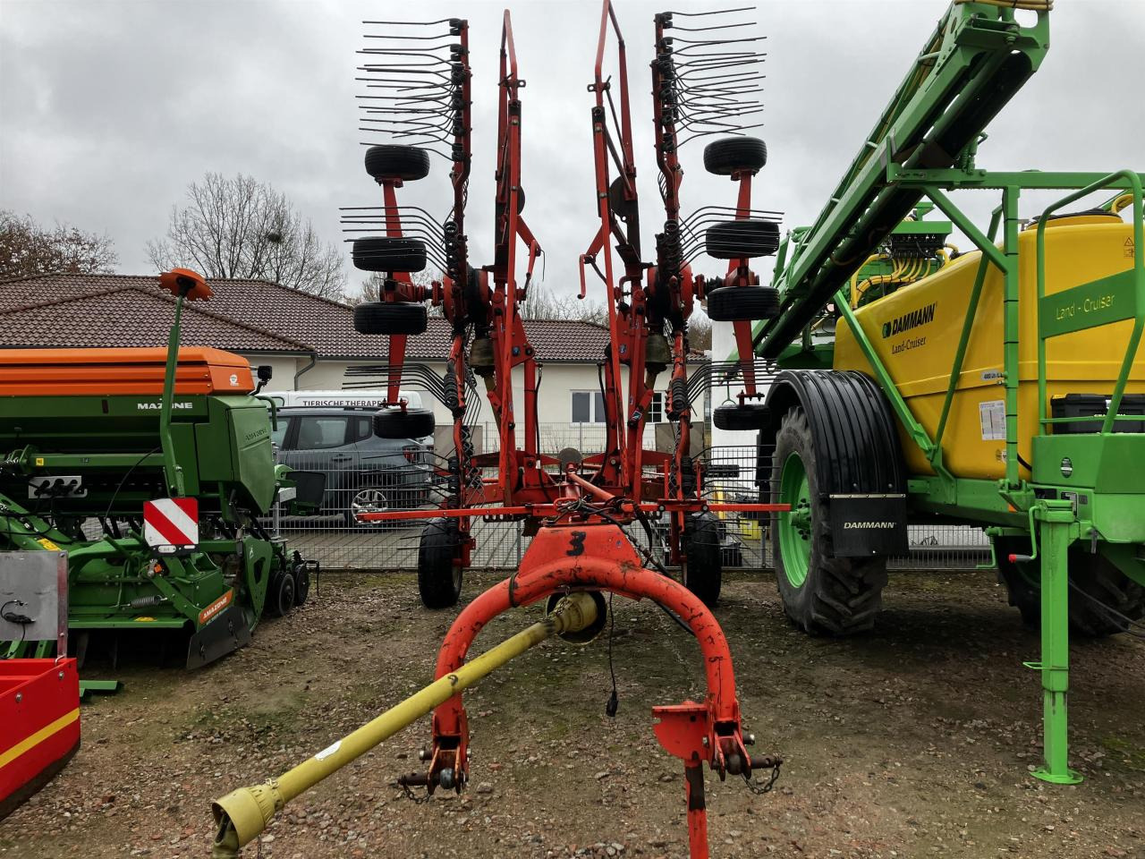 Kuhn GA 7501 - Heuwender/ Wenderechen: das Bild 2 Kuhn GA 7501 - Heuwender/ Wenderechen: das Bild 2