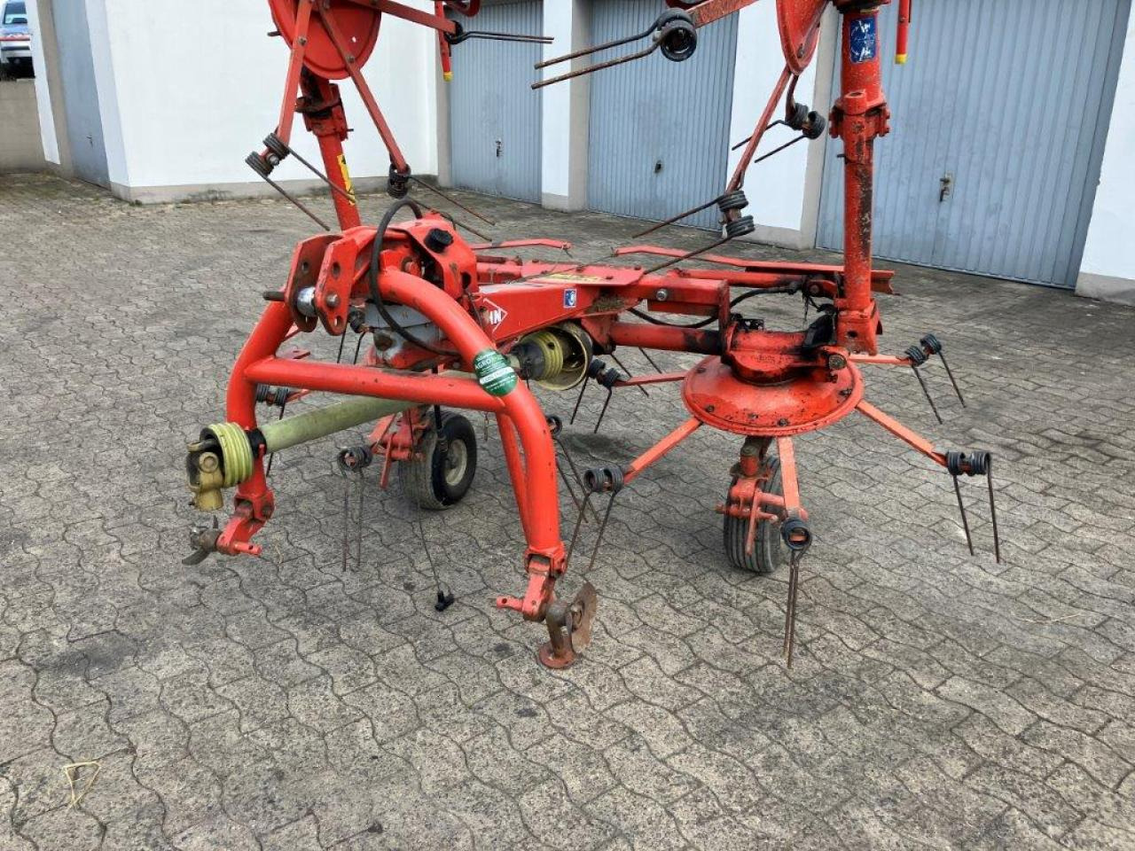 Kuhn GF 5001 MH - Heuwender/ Wenderechen: das Bild 2 Kuhn GF 5001 MH - Heuwender/ Wenderechen: das Bild 2