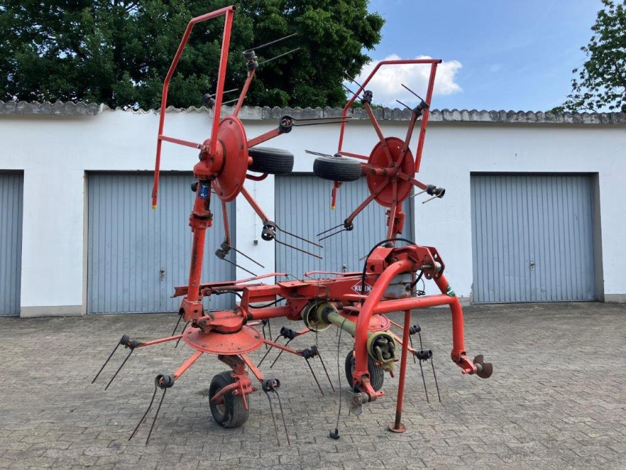 Kuhn GF 5001 MH - Heuwender/ Wenderechen: das Bild 3 Kuhn GF 5001 MH - Heuwender/ Wenderechen: das Bild 3