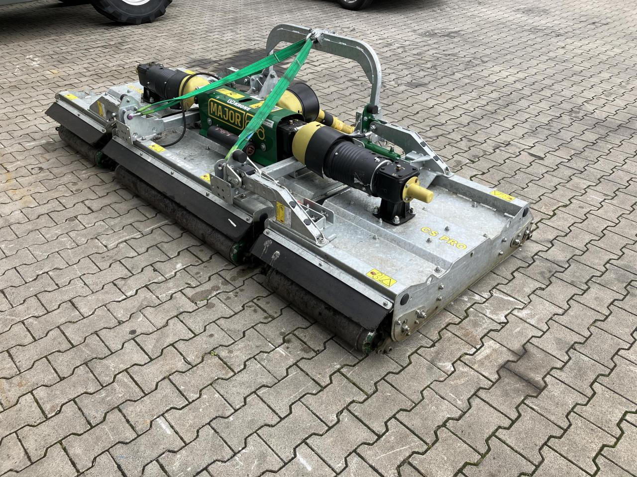 Major MJ65-300 - Rasenmäher: das Bild 2 Major MJ65-300 - Rasenmäher: das Bild 2