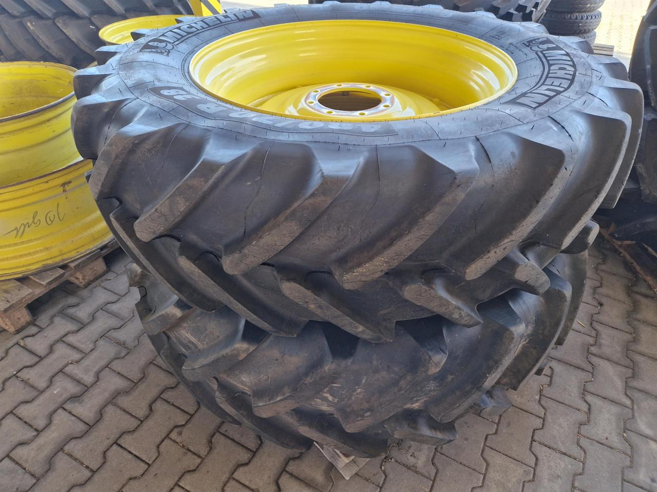 Michelin 480/70R38 - Reifen für Landmaschine: das Bild 1 Michelin 480/70R38 - Reifen für Landmaschine: das Bild 1