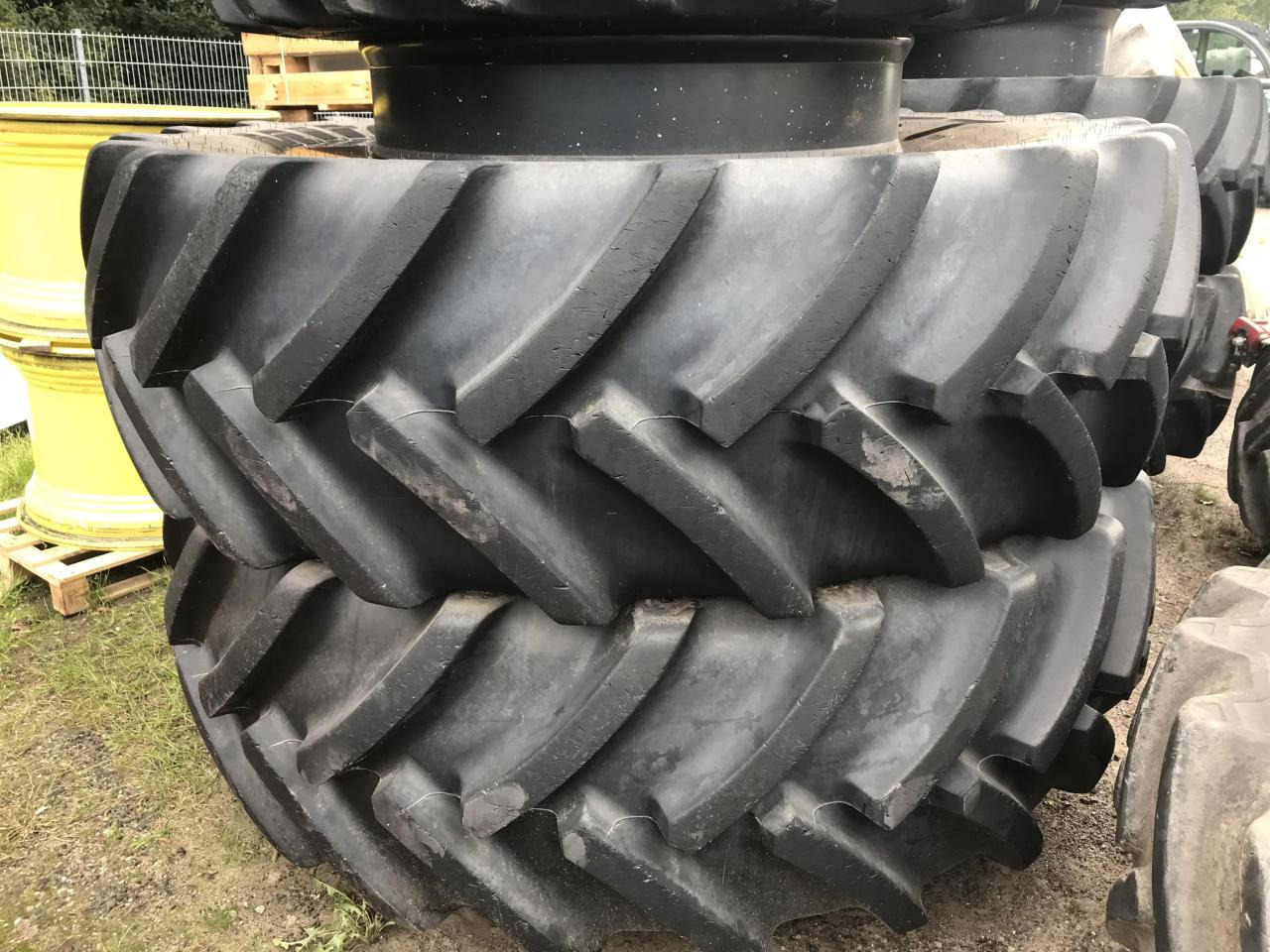 Mitas 680/80R42 - Reifen für Landmaschine: das Bild 1 Mitas 680/80R42 - Reifen für Landmaschine: das Bild 1