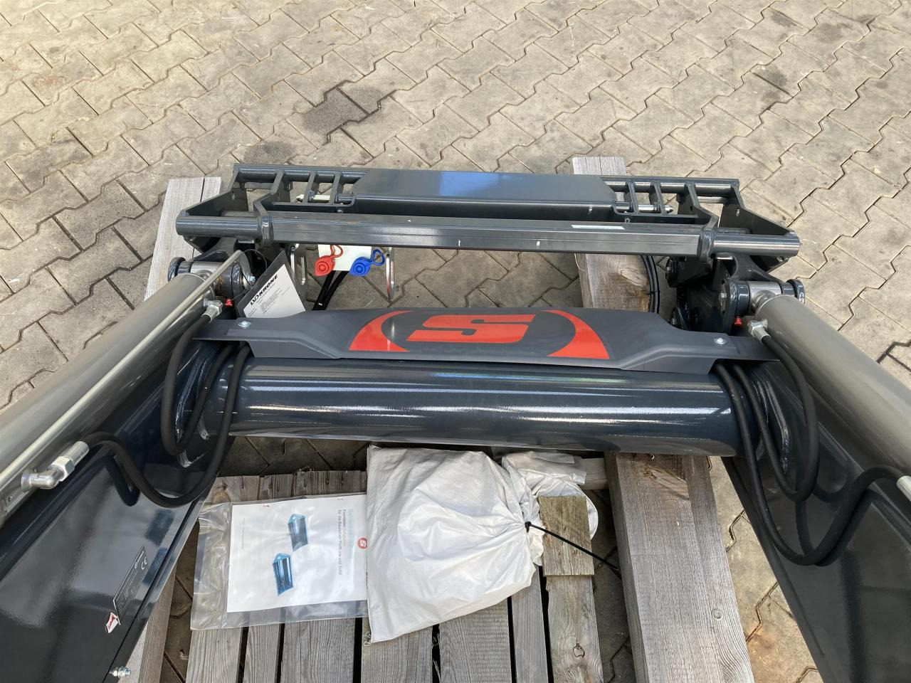 Stoll FZ 46-26.1 - Frontlader für Traktor: das Bild 5 Stoll FZ 46-26.1 - Frontlader für Traktor: das Bild 5