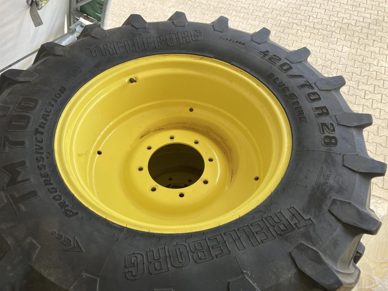 Trelleborg 420/70R28 - Reifen für Landmaschine: das Bild 2 Trelleborg 420/70R28 - Reifen für Landmaschine: das Bild 2