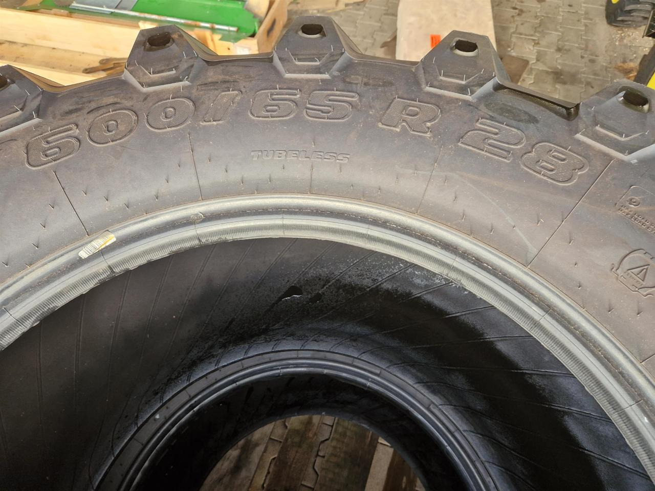 Trelleborg 600/65R28 - Reifen für Landmaschine: das Bild 2 Trelleborg 600/65R28 - Reifen für Landmaschine: das Bild 2