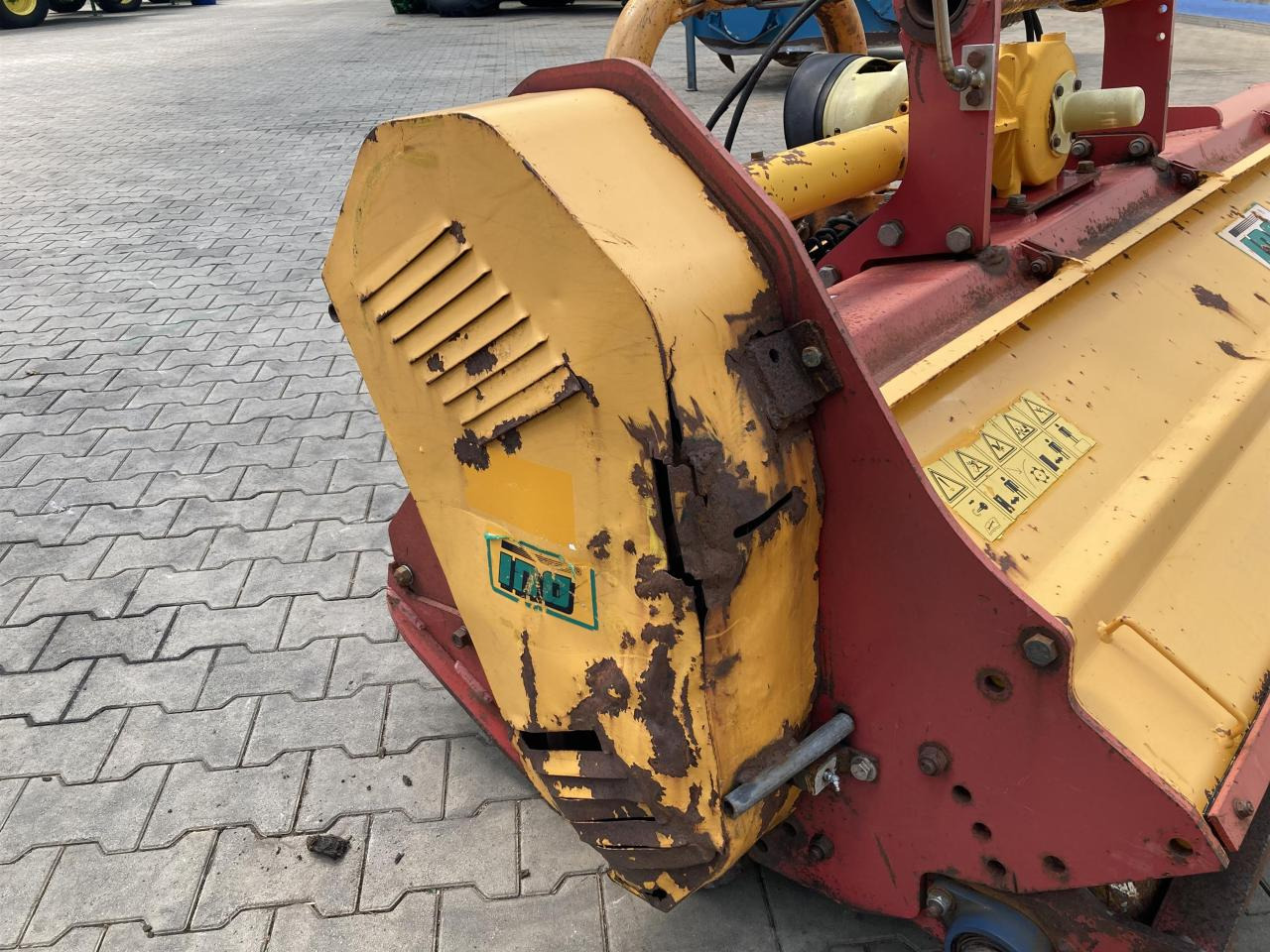 / Uni Ino Uni 270 - Schlegelmäher: das Bild 4 / Uni Ino Uni 270 - Schlegelmäher: das Bild 4