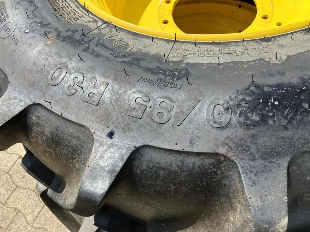 Vredestein 420/85R30 - Reifen für Landmaschine: das Bild 5 Vredestein 420/85R30 - Reifen für Landmaschine: das Bild 5