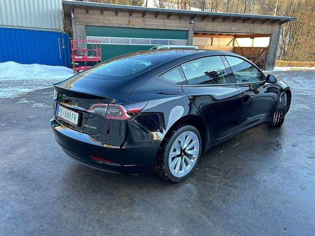 Tesla Model 3 Long Range - PKW: das Bild 1 Tesla Model 3 Long Range - PKW: das Bild 1