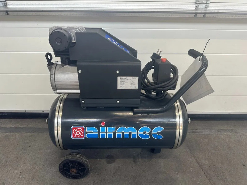 Airmec C25 Oliegesmeerde Zuigercompressor 1.65 PK 190 L / min 8 Bar Overstock - Luftkompressor: das Bild 1 Airmec C25 Oliegesmeerde Zuigercompressor 1.65 PK 190 L / min 8 Bar Overstock - Luftkompressor: das Bild 1