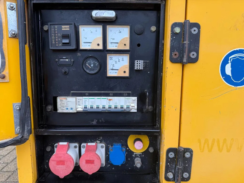 Atlas-Copco QAS 18 Yanmar Mecc Alte Spa 20 kVA Silent generatorset - Stromgenerator: das Bild 3 Atlas-Copco QAS 18 Yanmar Mecc Alte Spa 20 kVA Silent generatorset - Stromgenerator: das Bild 3