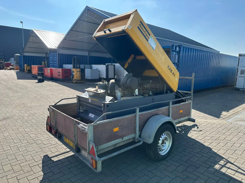 Atlas-Copco XAS 47 DD Deutz 2.6 m3 / min 7 Bar 21 kW Mobiele Diesel Compressor op aanhanger - Luftkompressor: das Bild 2 Atlas-Copco XAS 47 DD Deutz 2.6 m3 / min 7 Bar 21 kW Mobiele Diesel Compressor op aanhanger - Luftkompressor: das Bild 2