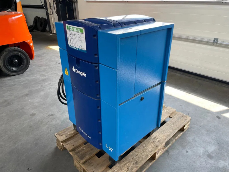 Compair L07 - 7,5A Schroefcompressor 750L/min als nieuw! - Luftkompressor: das Bild 3 Compair L07 - 7,5A Schroefcompressor 750L/min als nieuw! - Luftkompressor: das Bild 3