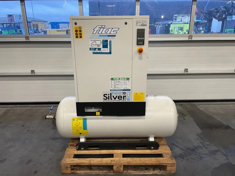Fiac New Silver 10 / 270 Silent 7.5 kW 860 L / min 10 bar Elektrische Schroefcompressor met ketel - Luftkompressor: das Bild 1 Fiac New Silver 10 / 270 Silent 7.5 kW 860 L / min 10 bar Elektrische Schroefcompressor met ketel - Luftkompressor: das Bild 1