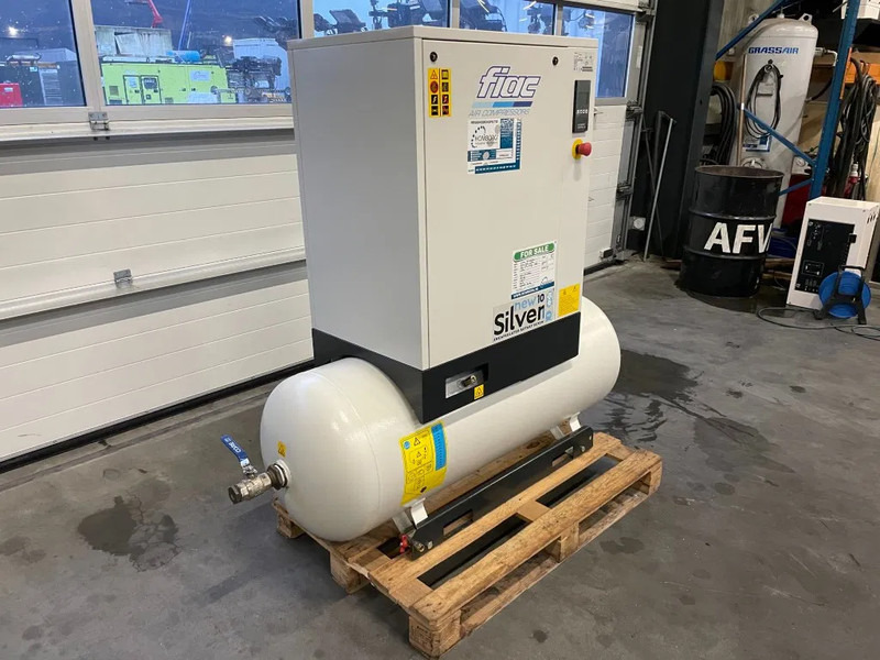 Fiac New Silver 10 / 270 Silent 7.5 kW 860 L / min 10 bar Elektrische Schroefcompressor met ketel - Luftkompressor: das Bild 2 Fiac New Silver 10 / 270 Silent 7.5 kW 860 L / min 10 bar Elektrische Schroefcompressor met ketel - Luftkompressor: das Bild 2
