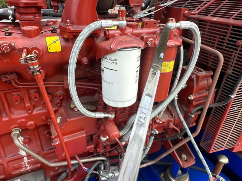 Iveco 8361 SRI 26.07 A550 Leroy Somer 292 kVA generatorset ex Emergency - Stromgenerator: das Bild 5 Iveco 8361 SRI 26.07 A550 Leroy Somer 292 kVA generatorset ex Emergency - Stromgenerator: das Bild 5