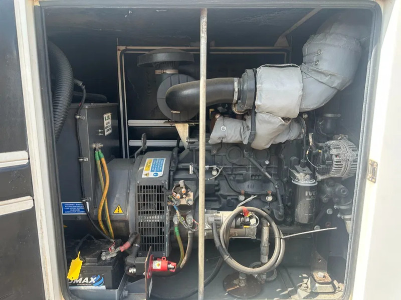 Iveco FPT NEF45 SM1A.A004 Stamford 60 kVA Silent Rental generatorset - Stromgenerator: das Bild 4 Iveco FPT NEF45 SM1A.A004 Stamford 60 kVA Silent Rental generatorset - Stromgenerator: das Bild 4