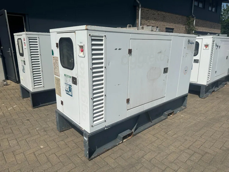 Iveco FPT NEF45 SM1A.A004 Stamford 60 kVA Silent Rental generatorset - Stromgenerator: das Bild 5 Iveco FPT NEF45 SM1A.A004 Stamford 60 kVA Silent Rental generatorset - Stromgenerator: das Bild 5
