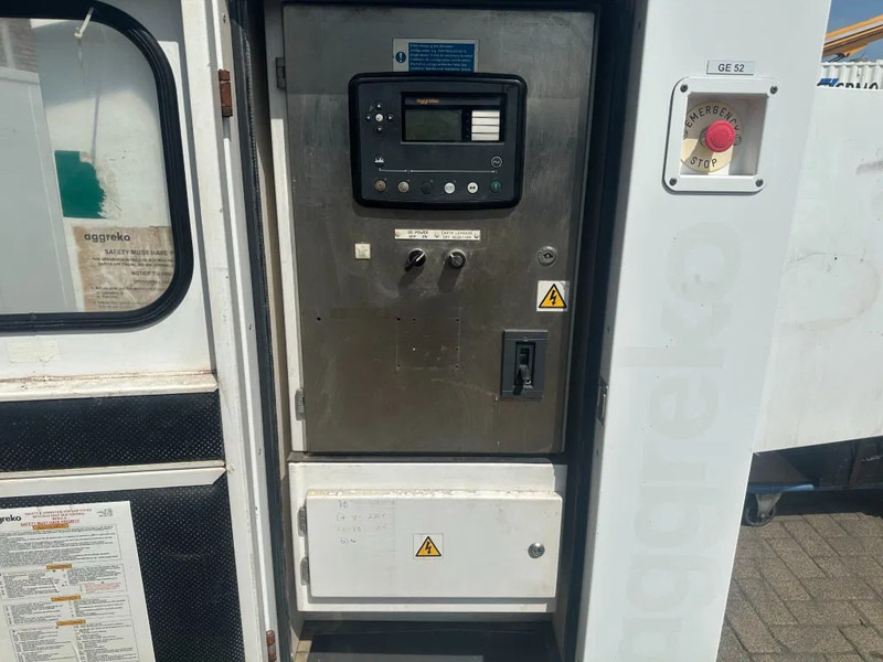 Iveco FPT NEF45 SM1A.A004 Stamford 60 kVA Silent Rental generatorset - Stromgenerator: das Bild 3 Iveco FPT NEF45 SM1A.A004 Stamford 60 kVA Silent Rental generatorset - Stromgenerator: das Bild 3